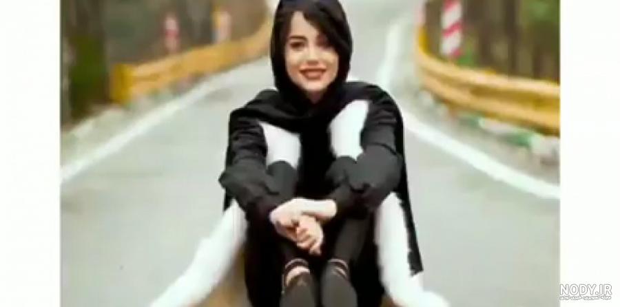 ژست عکاسی دخترانه در باغ