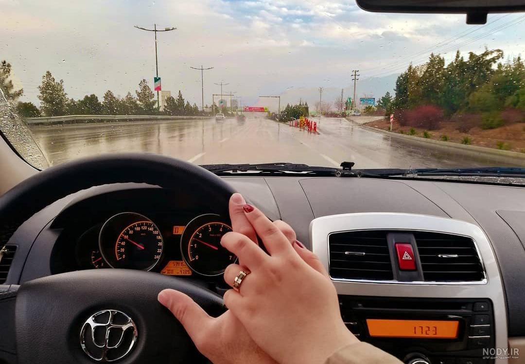 عکس عاشقانه دونفره داخل ماشین ایرانی