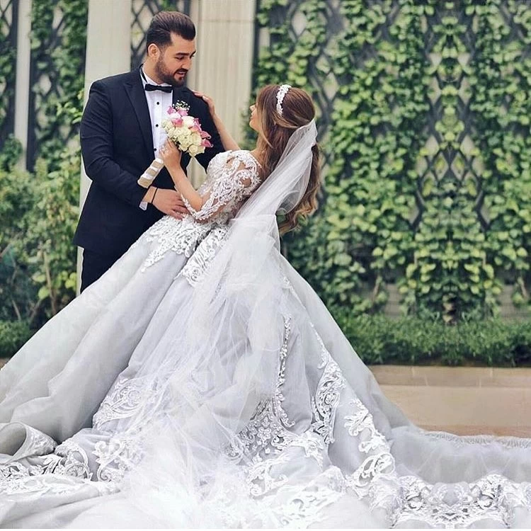 عکس عروس و داماد در باغ
