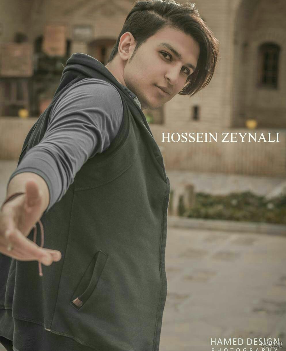 عکس مهراب خسته صدا و دوست دخترش