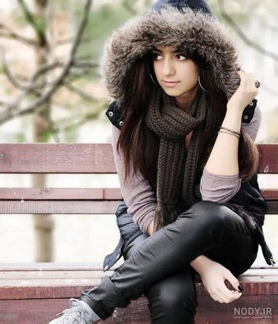ژست عکاسی در منزل با گوشی ژست عکاسی در منزل با گوشی