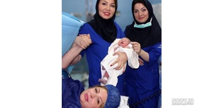 ژست عکس مادر و دختر نوجوان ژست عکس مادر و دختر نوجوان