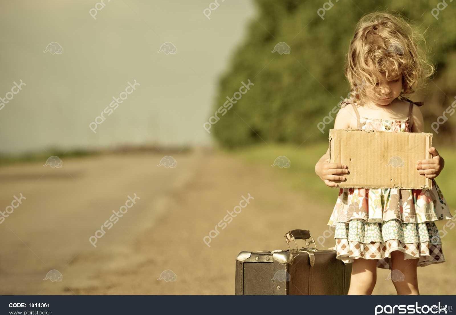 عکس دختر بچه غمگین سیاه و سفید عکس دختر بچه غمگین سیاه و سفید
