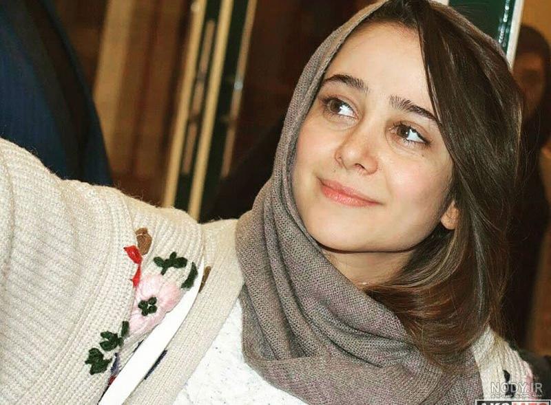 عکس الناز حبیبی در خارج