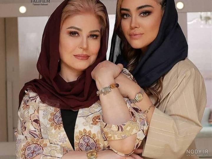 عکس اکرم محمدی با دخترش