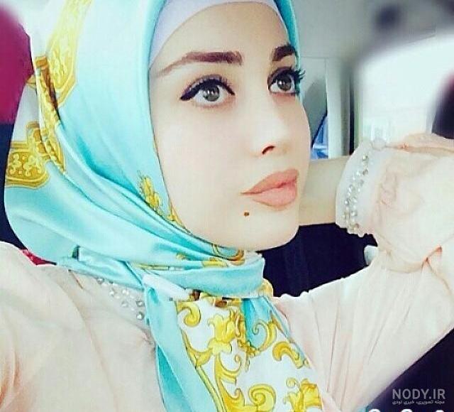عکس دختر با حجاب نقاشی