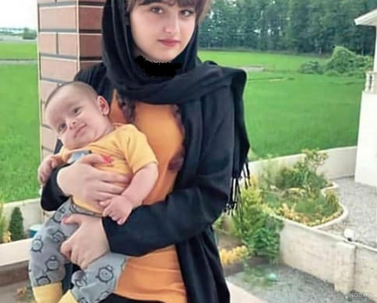 عکس سارا و نیکا در استخر