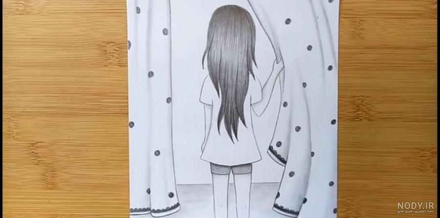 عکس نقاشی دخترانه ساده با مداد رنگی