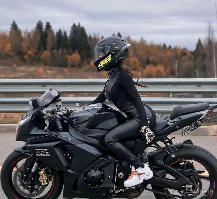 عکس جنگی دختر موتورسوار