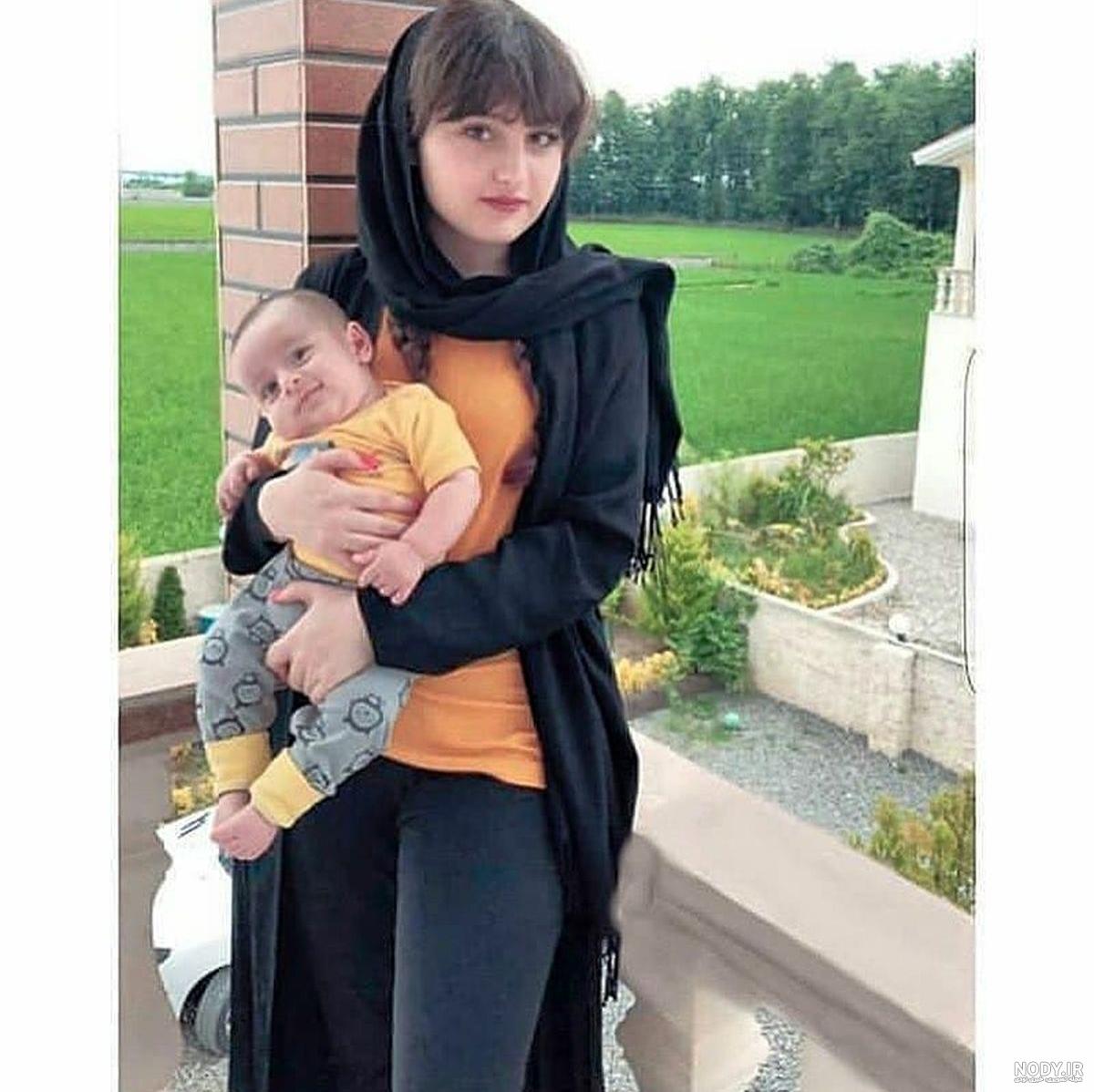 عکس سارا و نیکا با لباس عروس