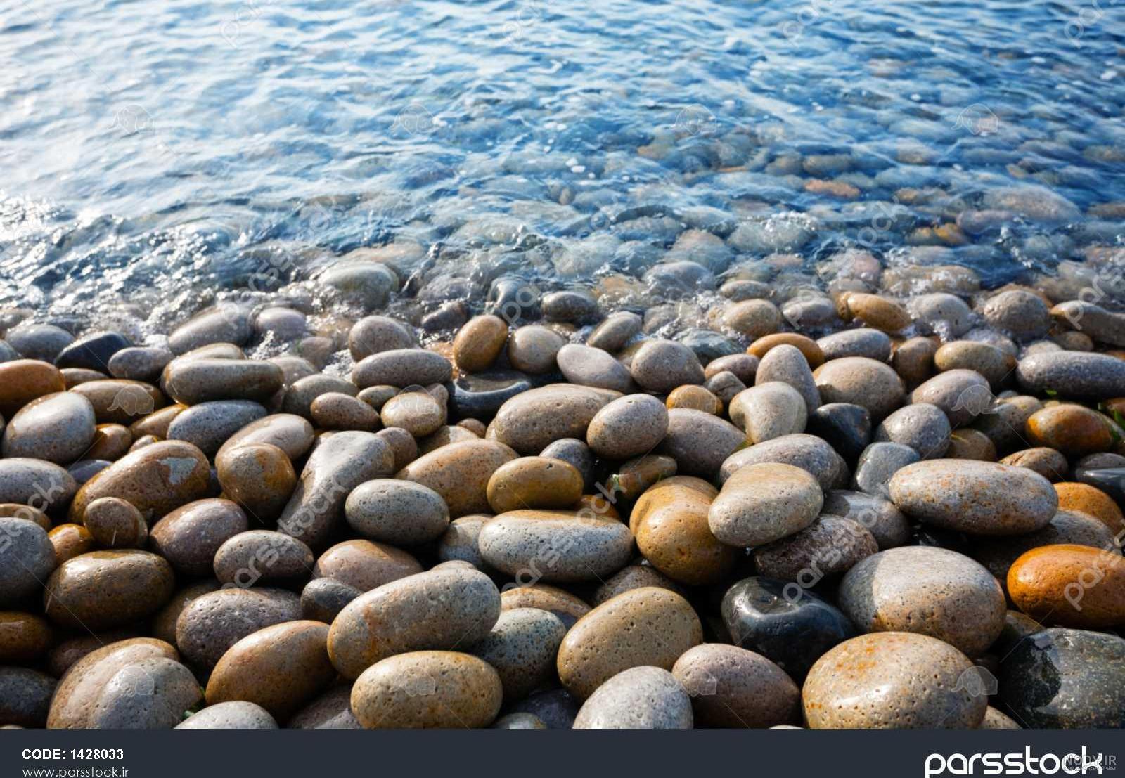 ساحل شیشه ای قشم