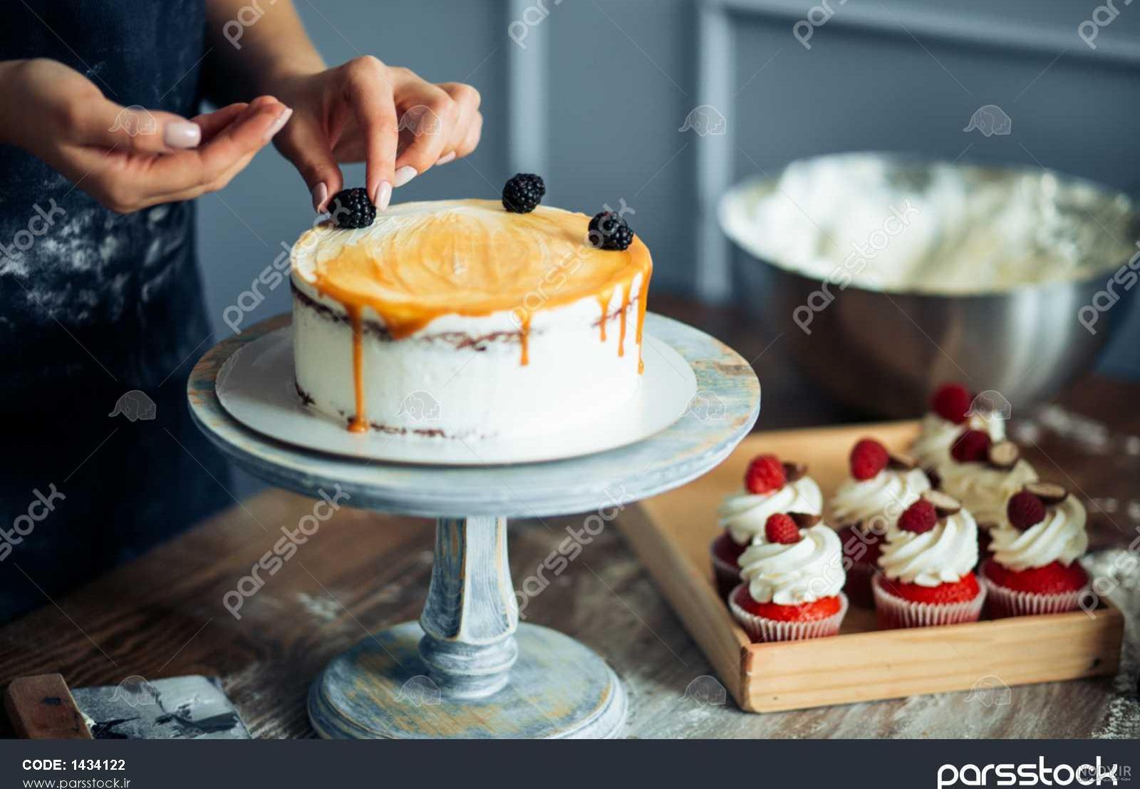 عکس کیک درحال پخت عکس کیک درحال پخت