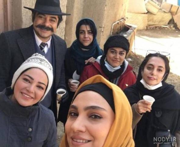 سام قریبیان در کلبه ای در مه