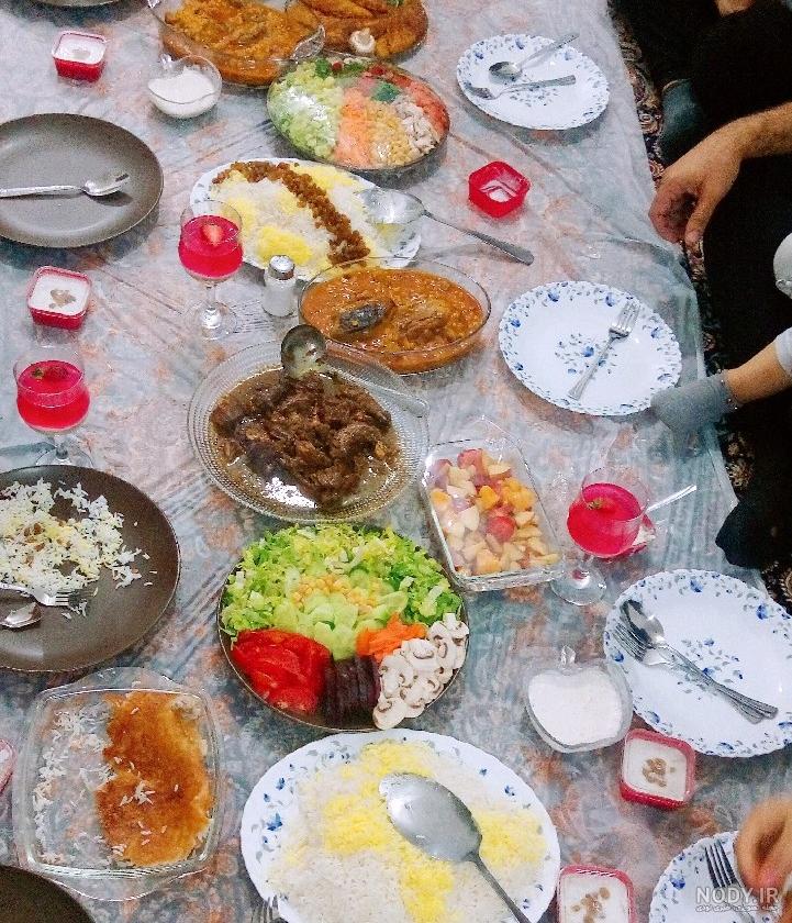 نحوه چیدن سفره غذا روی زمین