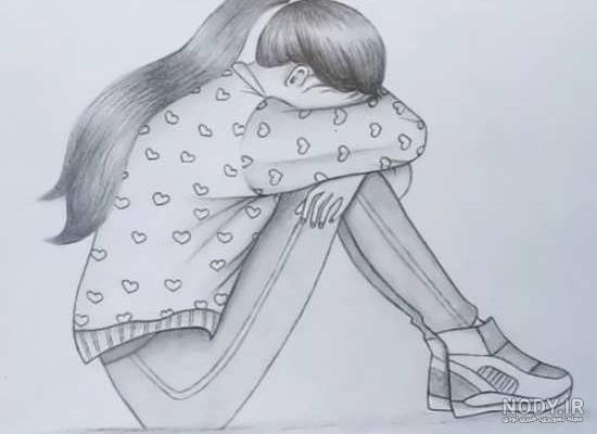 نقاشی دختر غمگین با مداد