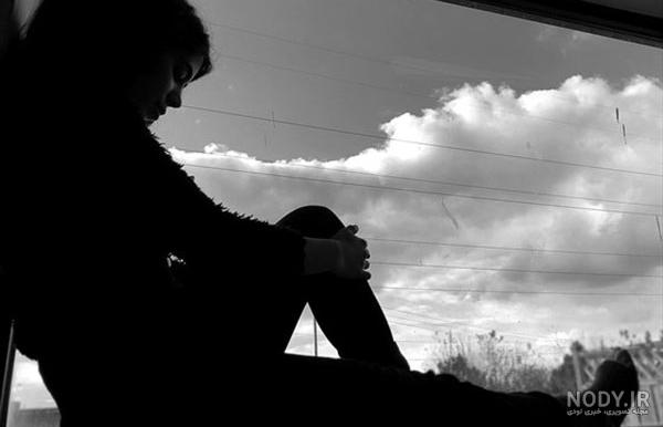 عکس پروفایل غمگین بدون متن سیاه و سفید برفی