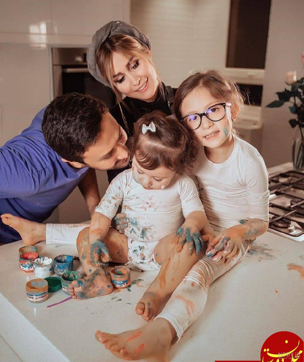شاهرخ استخری و خواهرانش