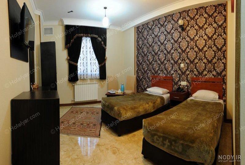 حرف زدن مرغ مینا در تنهایی حرف زدن مرغ مینا در تنهایی