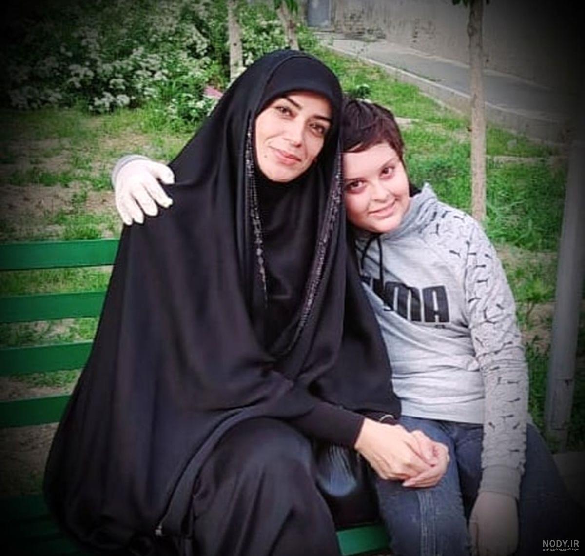 عکس الهام چرخنده در خارج از کشور