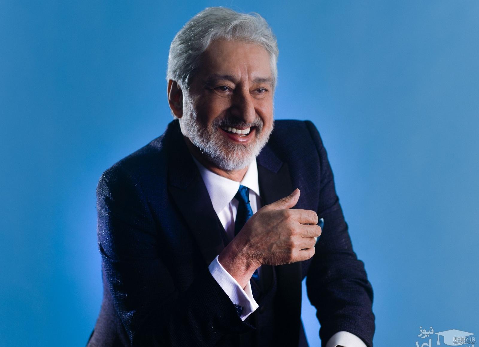 تصویر زمینه آبی پررنگ