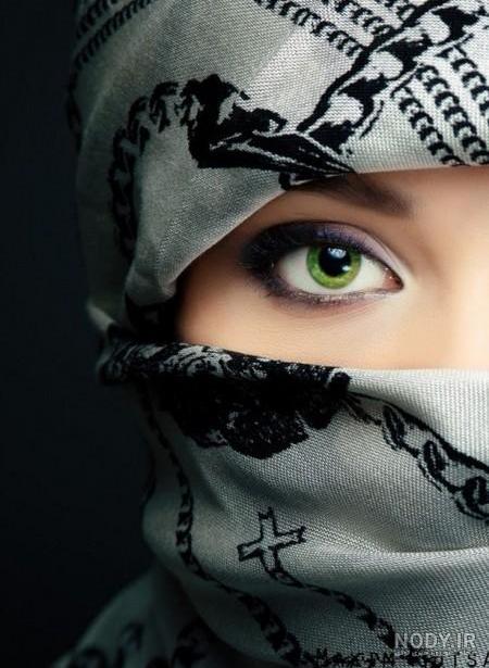 عکس دختر نقابی خواننده