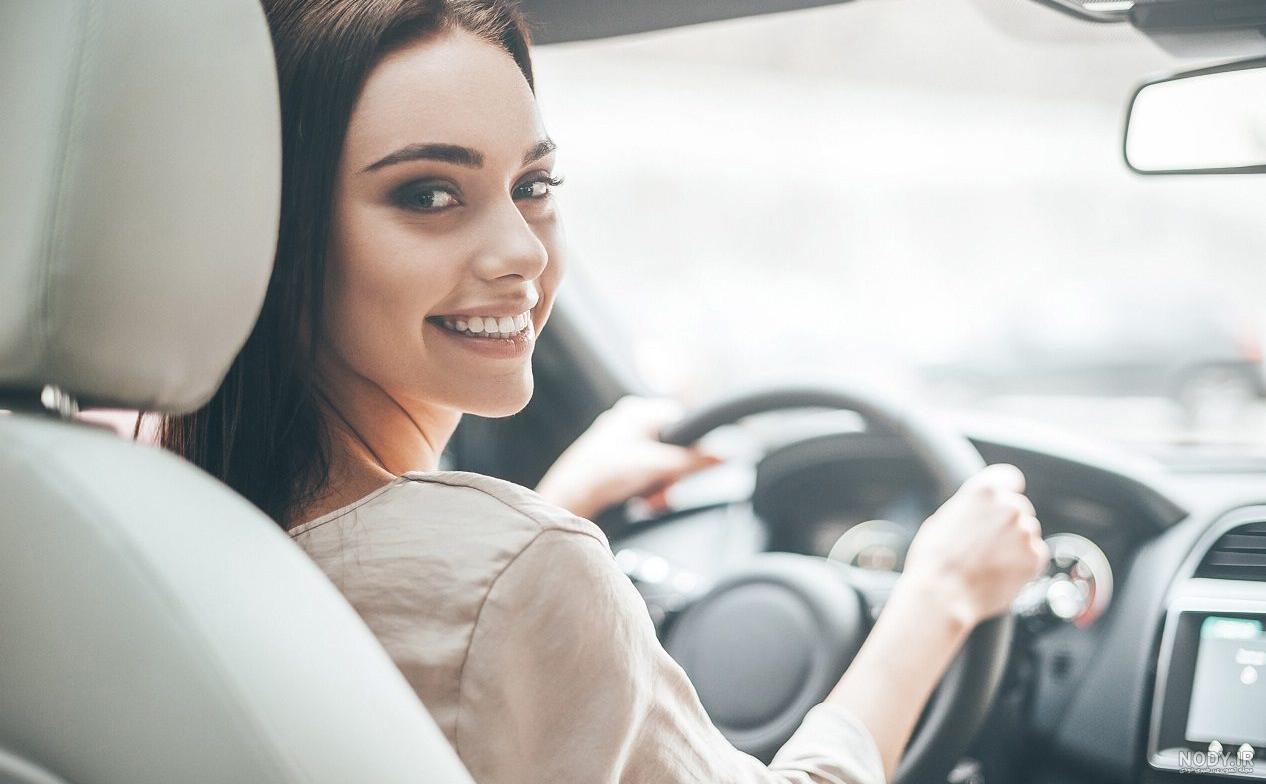 عکس دست روی فرمون ماشین