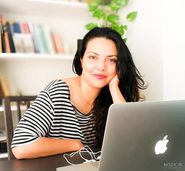 بیوگرافی آذر سماواتی