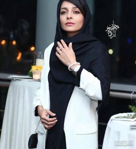ساره بیات بی حجاب