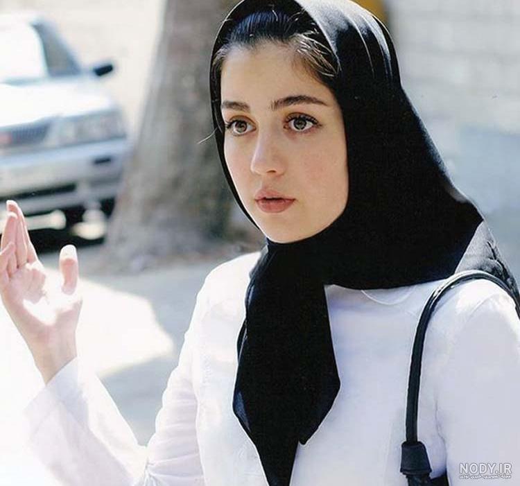 عکس افسانه پاکرو و خواهرش