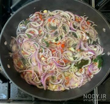 عکس کارتونی دختر در حال آشپزی عکس کارتونی دختر در حال آشپزی