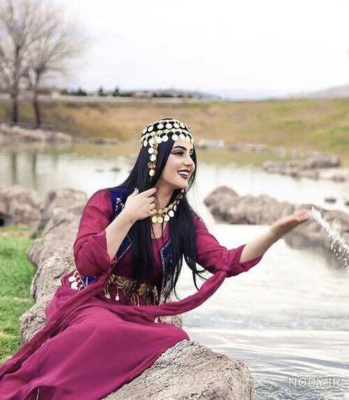متن لری شاد