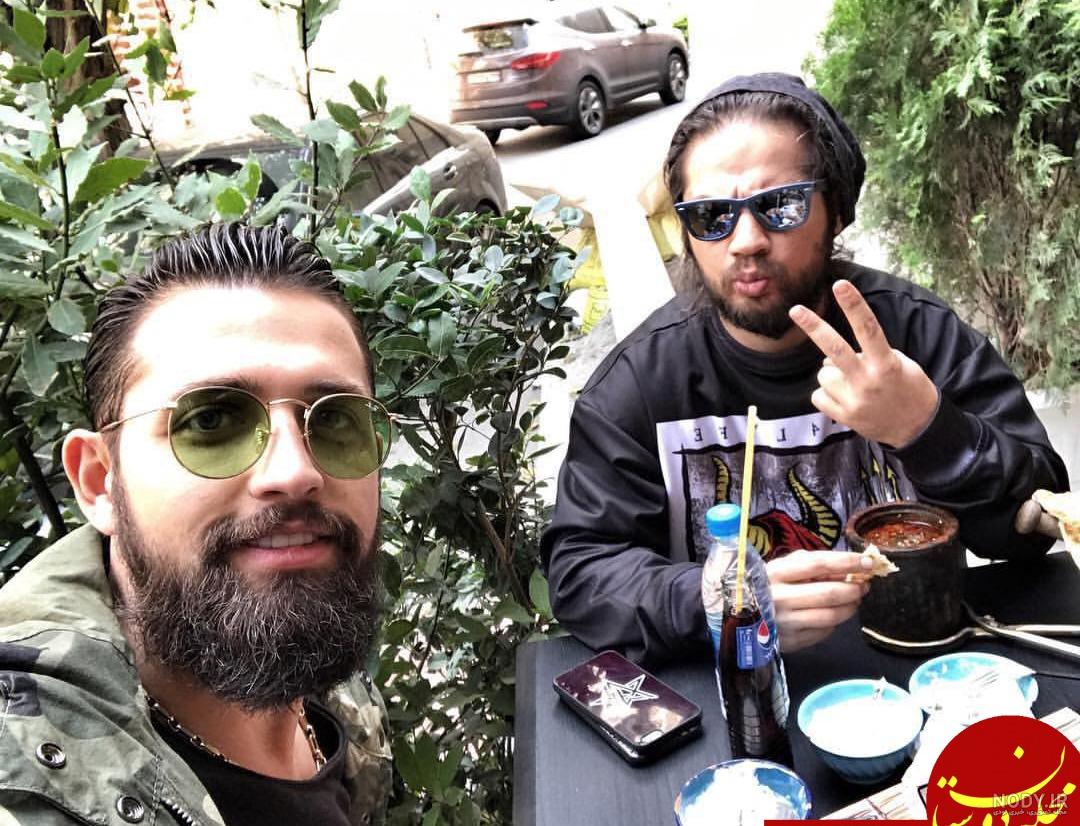 عکس علی صادقی و همسرش و بچه هایش