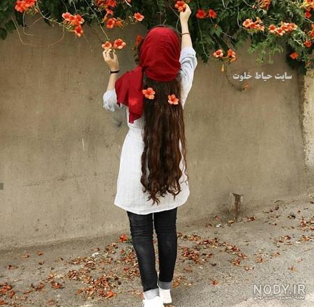 عکس دختر از پشت سر با مانتو زرد