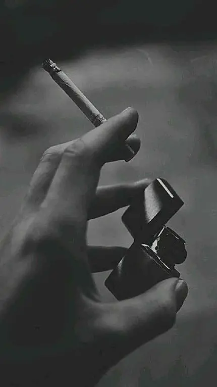 عکس سیگار در دست