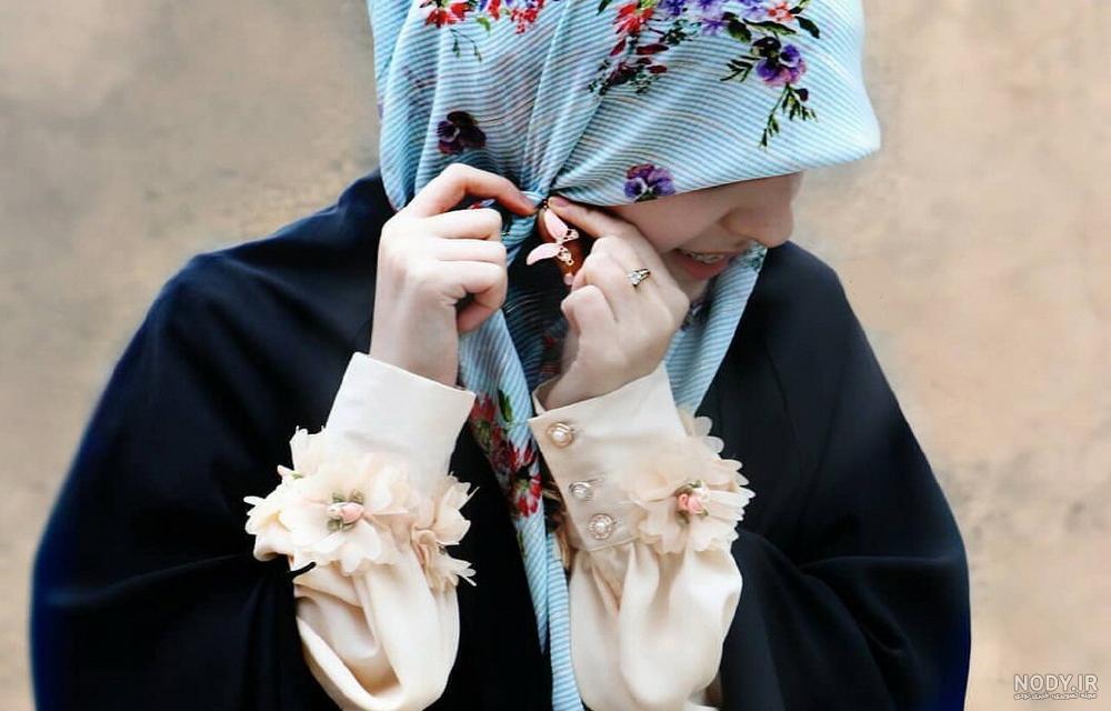عکس دختر چادری از پشت سر عکس دختر چادری از پشت سر