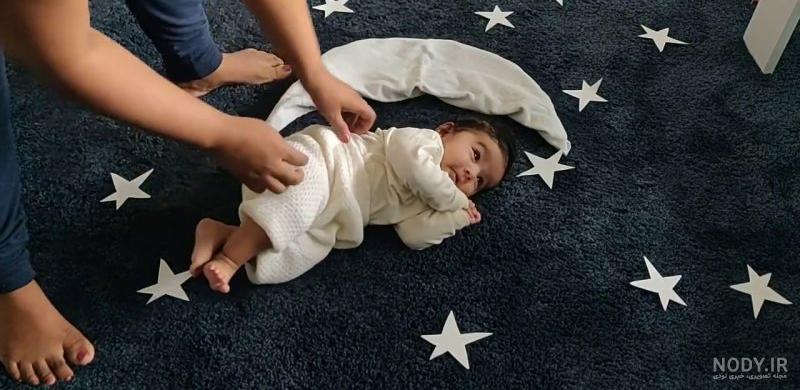 ماهگرد نوزاد با شمع ماهگرد نوزاد با شمع