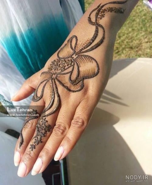 طراحی حنا روی دست در منزل
