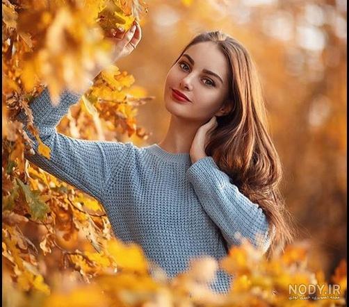 عکس دختر در پاییز غمگین