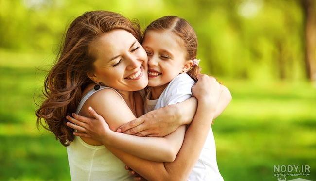 عکس بغل عاشقانه رو تخت اینستا