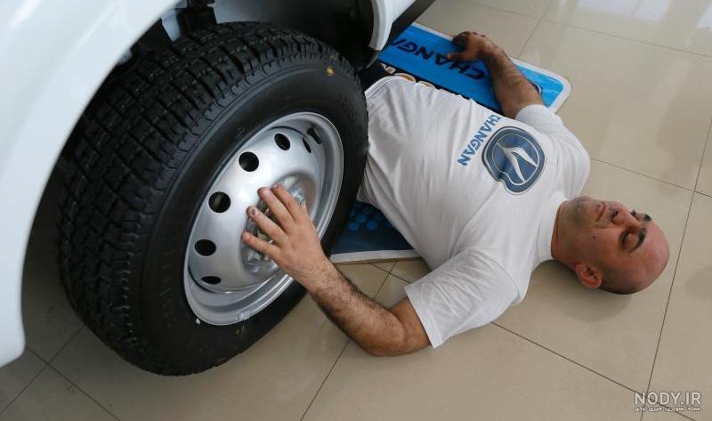 چه چیزی به لاستیک ماشین متصل است چه چیزی به لاستیک ماشین متصل است