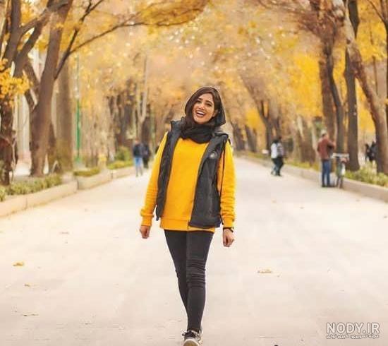 عکس دختر از پشت سر با مانتو برای پروفایل