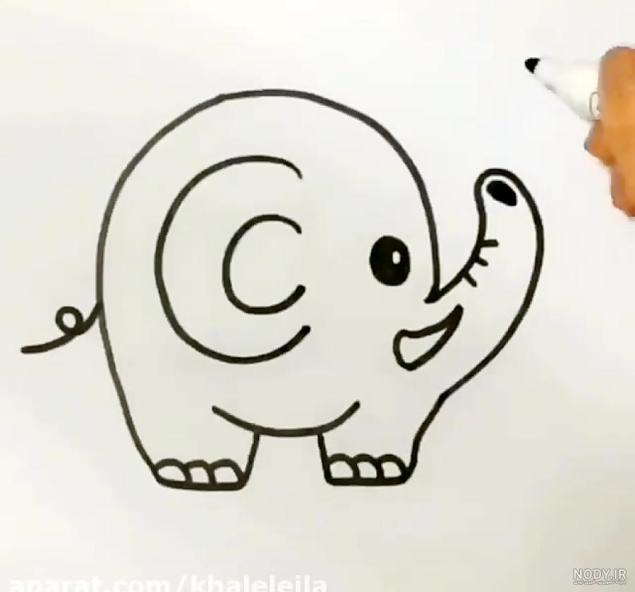نقاشی فیل با دست