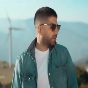 دانلود اهنگ قاب عکس خالی زانیار اکوستیک