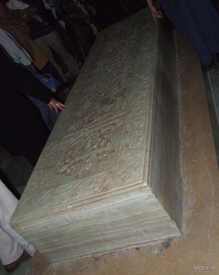 عکس سنگ قبر مولانا