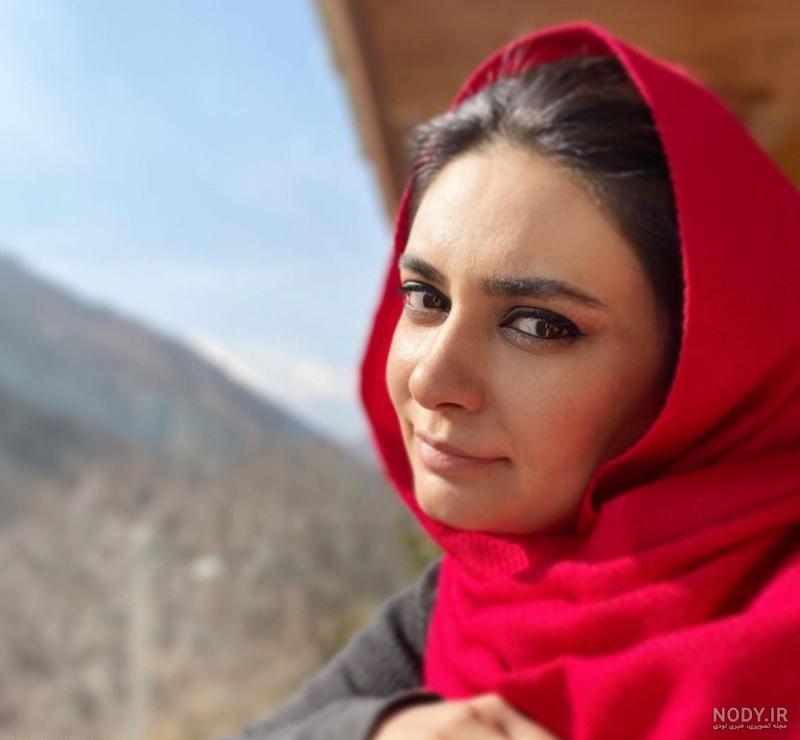 نازنین بیاتی بدون آرایش