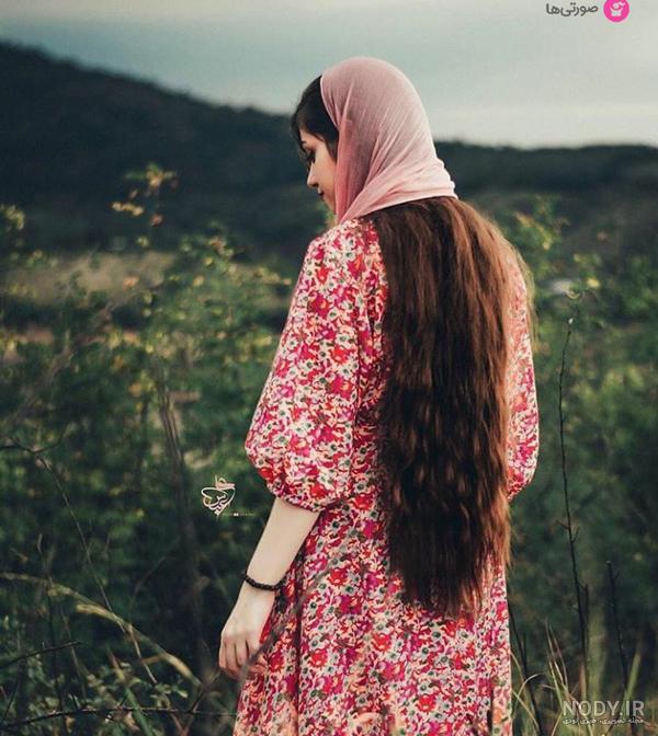 ژست عکاسی دخترانه در خانه