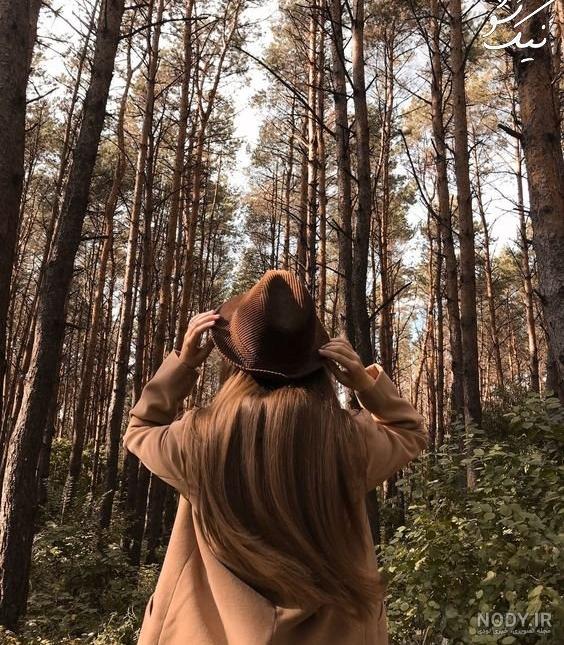 عکس دختر در طبیعت از پشت برای پروفایل