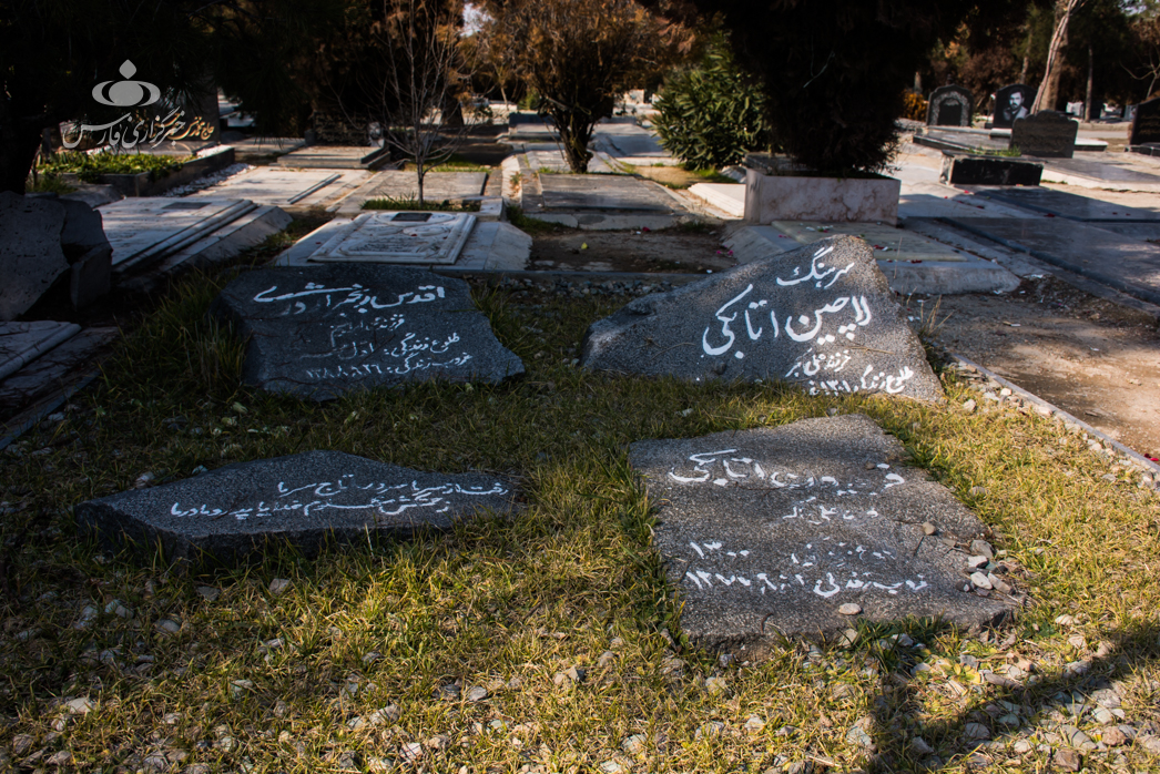 سنگ قبر را کی باید گذاشت