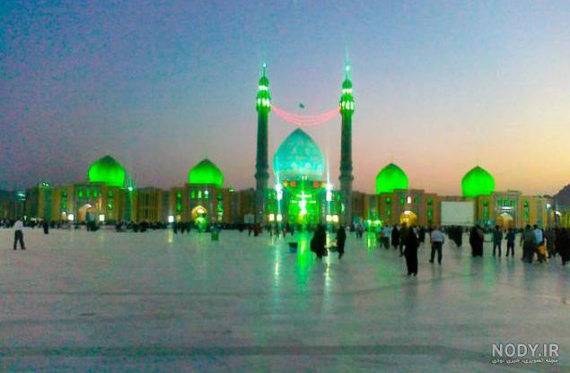 عکس جمکران در شب