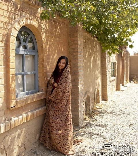 ژست عکاسی دخترانه در خانه ژست عکاسی دخترانه در خانه